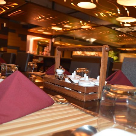 7 Wonders Hotel Gandhinagar Extérieur photo