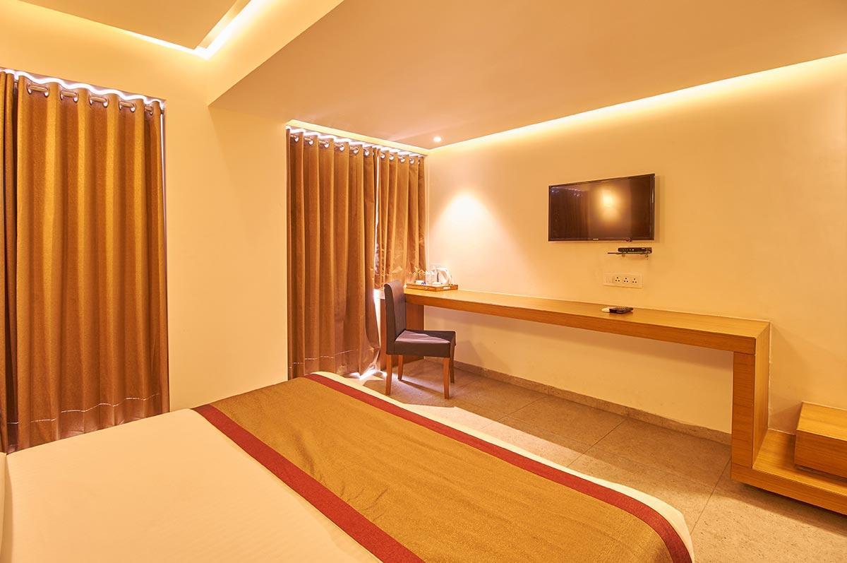 7 Wonders Hotel Gandhinagar Extérieur photo