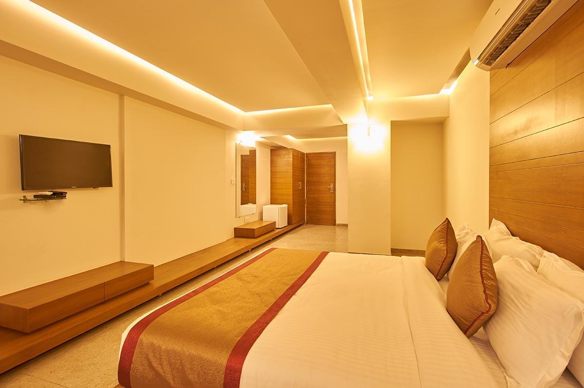 7 Wonders Hotel Gandhinagar Extérieur photo